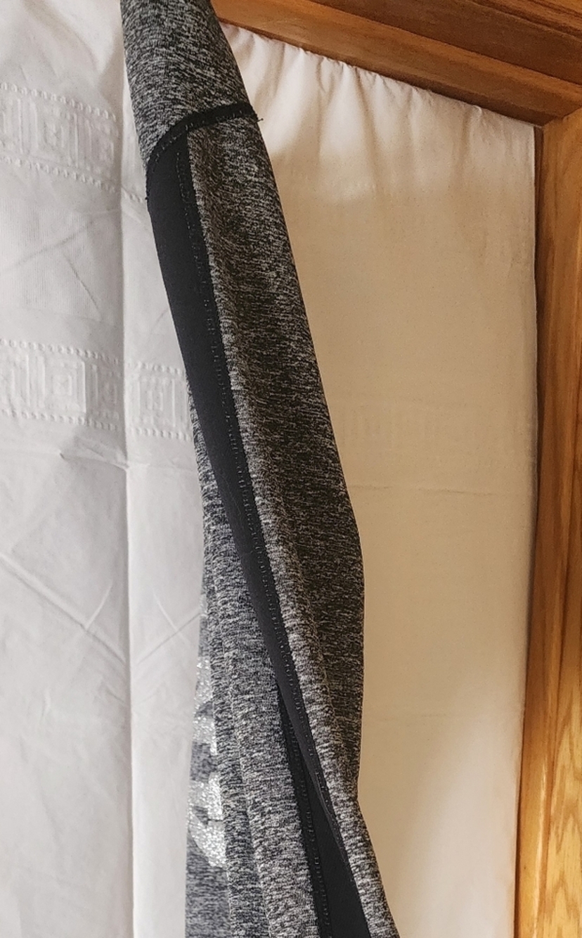 Victoria's Secret PINK Gray & Black Leggings Silver Glitter Graphic Logo Sz M/L - Picture 5 of 9